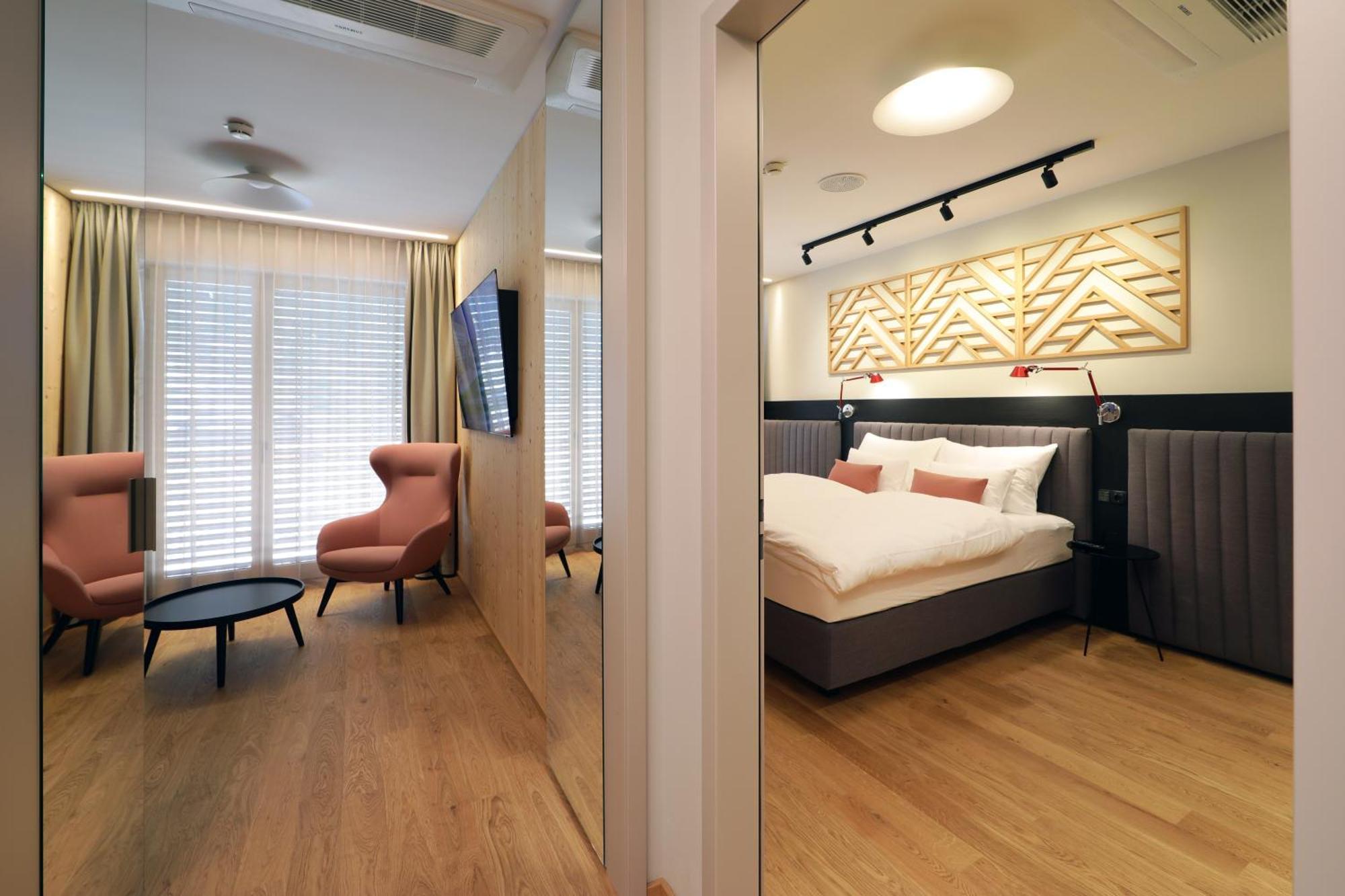 Hotel Steiermarkhof Graz - Aus Holz Gebaut, Von Huegeln Gekuesst Eksteriør billede