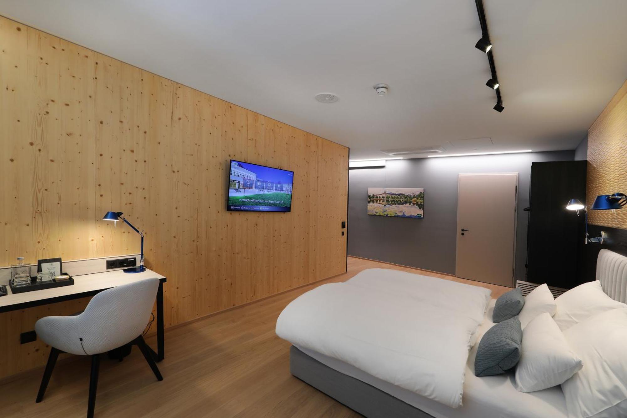 Hotel Steiermarkhof Graz - Aus Holz Gebaut, Von Huegeln Gekuesst Eksteriør billede
