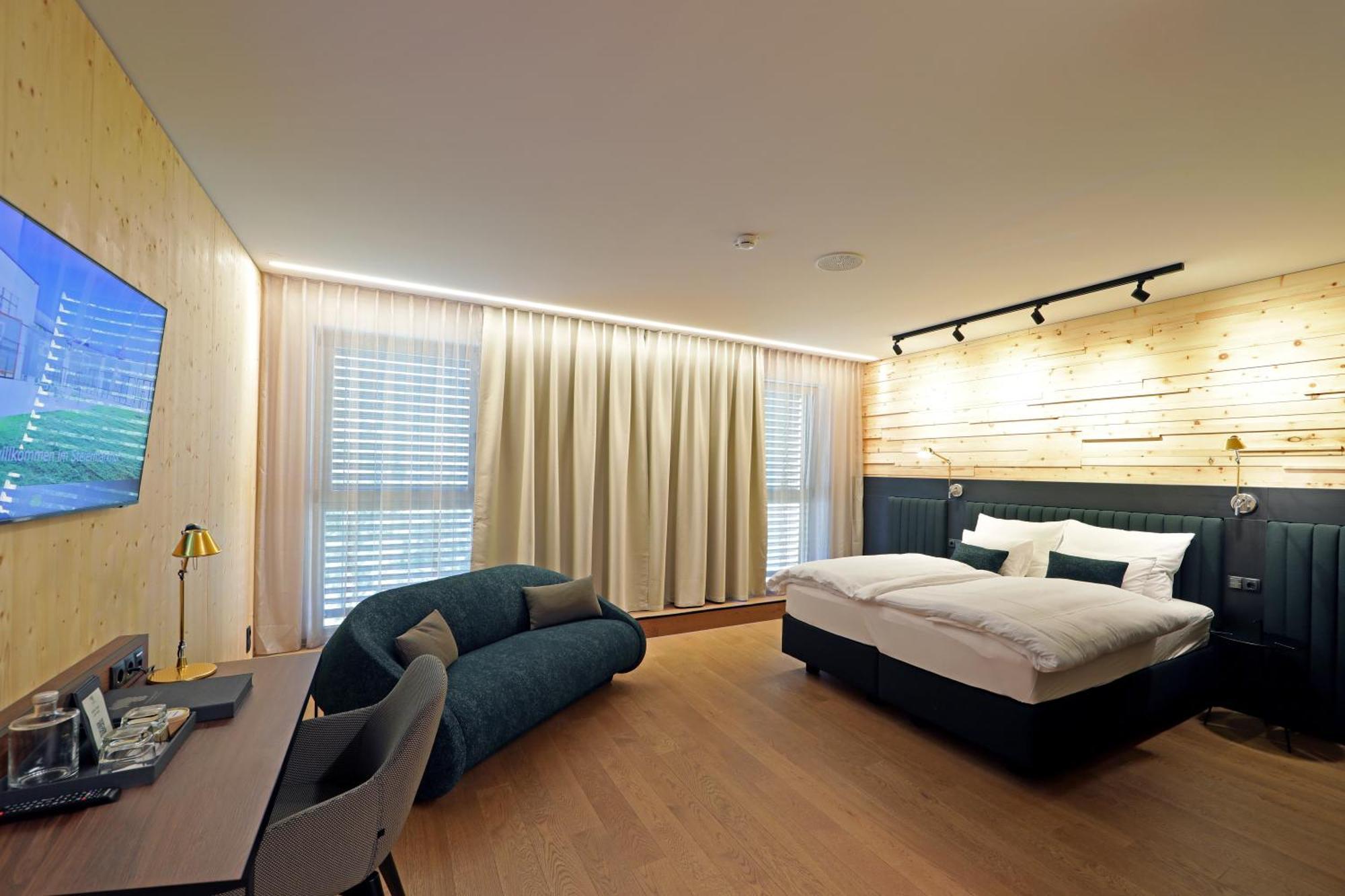 Hotel Steiermarkhof Graz - Aus Holz Gebaut, Von Huegeln Gekuesst Eksteriør billede