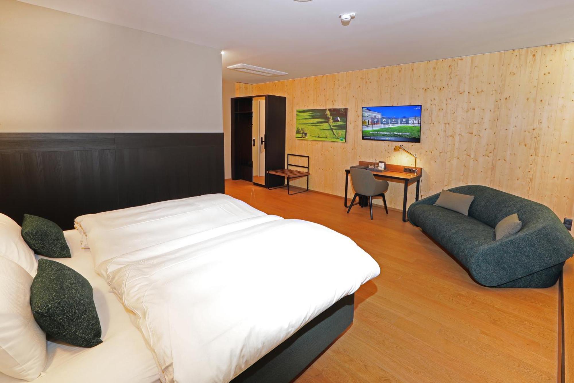 Hotel Steiermarkhof Graz - Aus Holz Gebaut, Von Huegeln Gekuesst Eksteriør billede