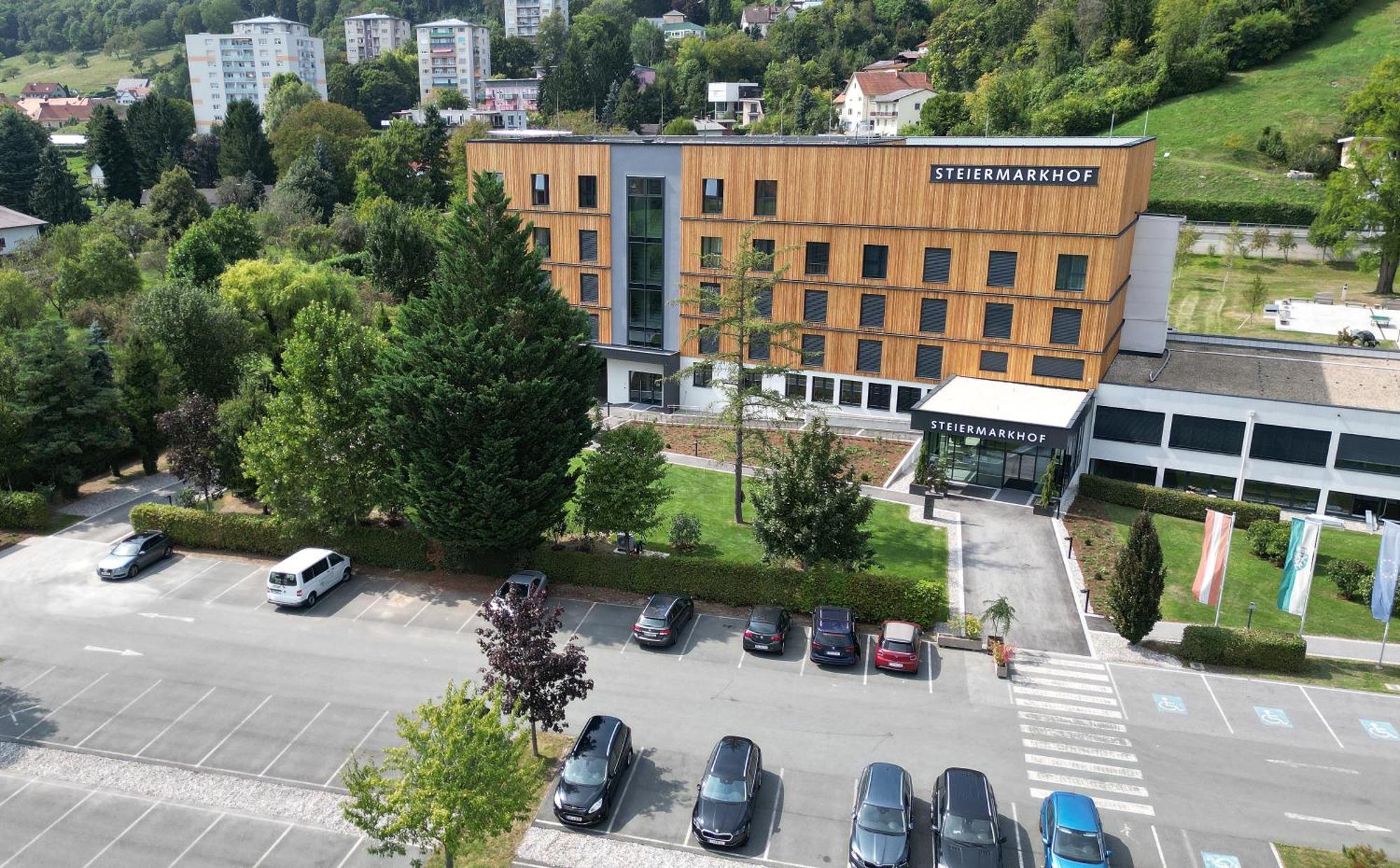 Hotel Steiermarkhof Graz - Aus Holz Gebaut, Von Huegeln Gekuesst Eksteriør billede