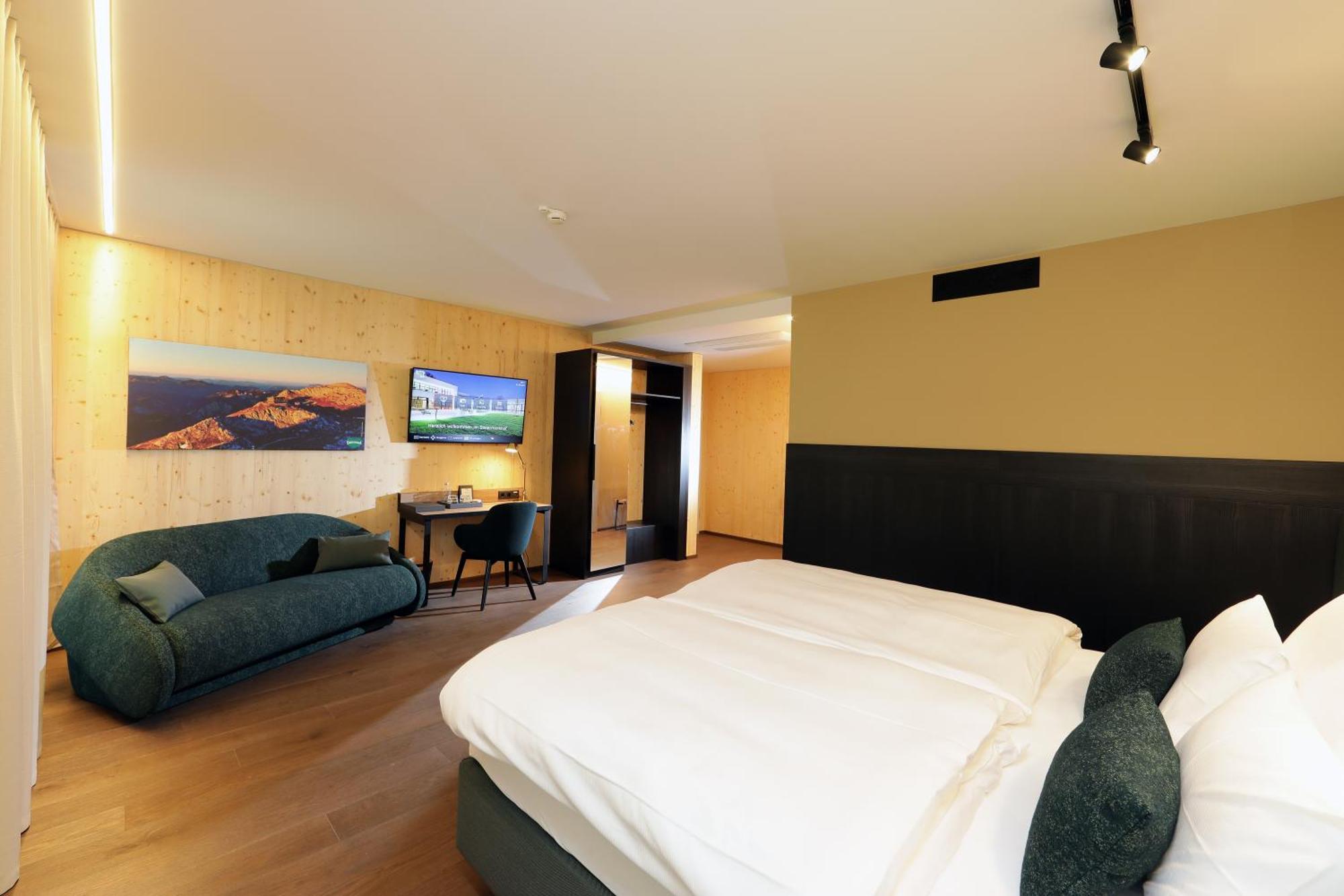 Hotel Steiermarkhof Graz - Aus Holz Gebaut, Von Huegeln Gekuesst Eksteriør billede